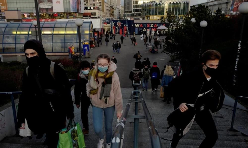 Πολωνία: Βυθίζεται στην πανδημία – Θλιβερό ρεκόρ θανάτων
